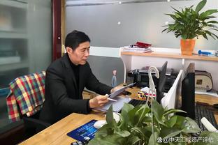 芬奇：爱德华兹需要成长和学习 加时赛里他必须要做出正确抉择